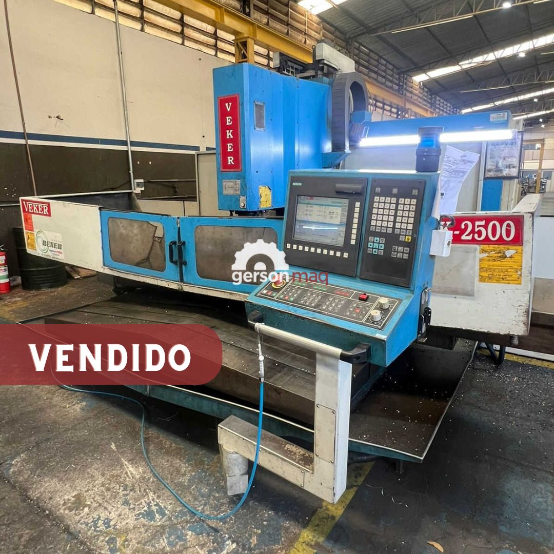 FRESADORA CNC VEKER MVK 2500 ano 2011